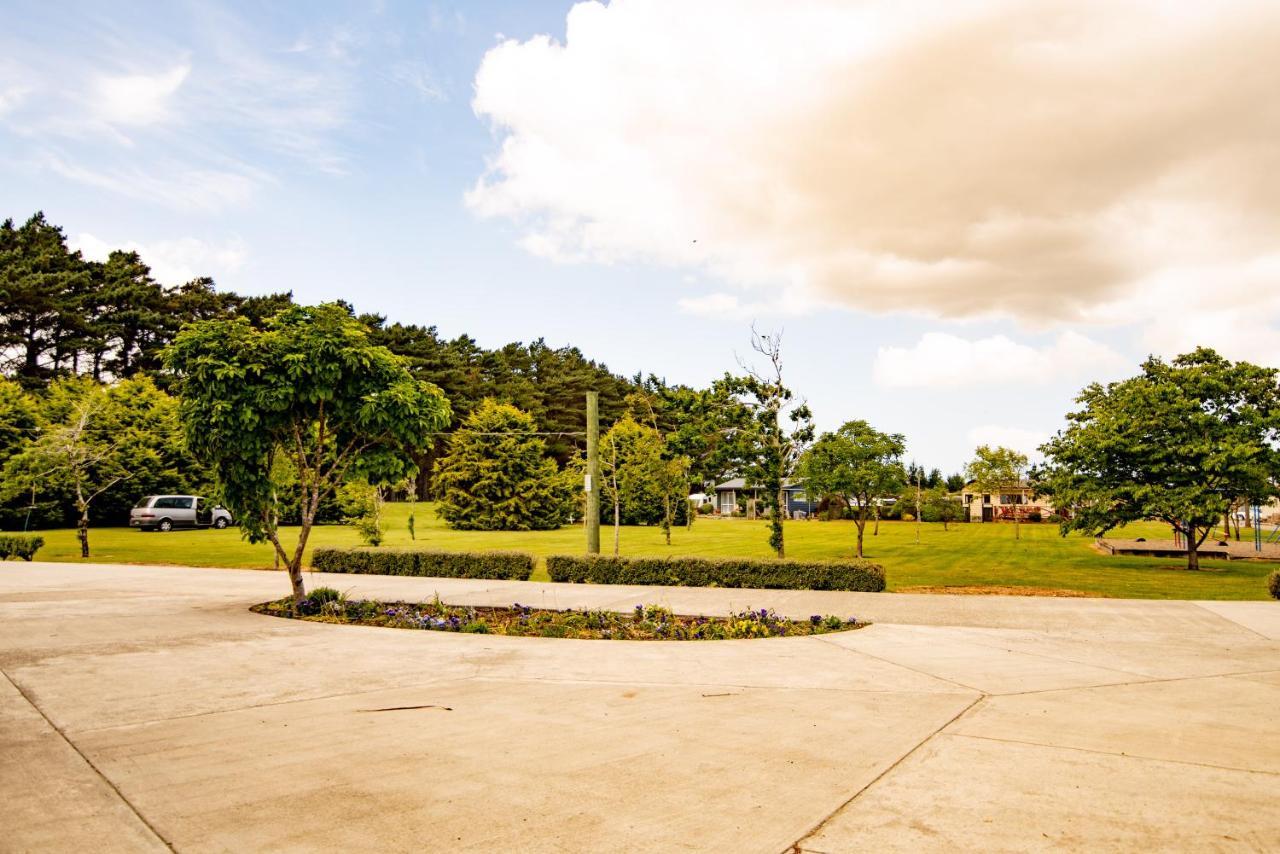 beach road holiday park Otatara Exterior foto